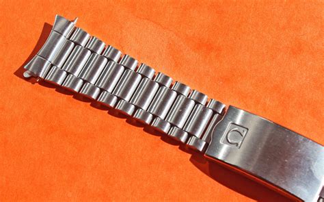 omega seamaster bracelet 20mm.